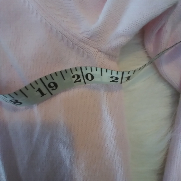 3/$15 Fashion Classics pink sequin sweater - Picture 5 of 7